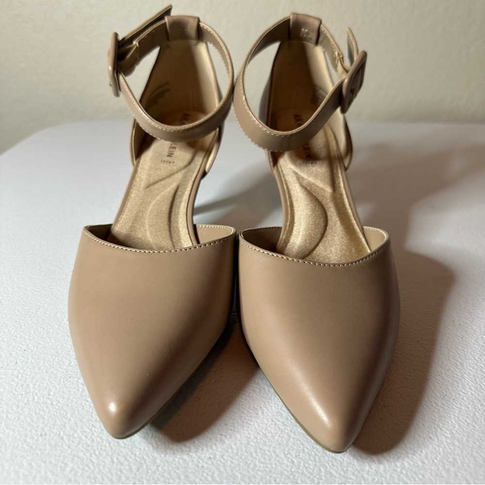 Anne Klein Tan Stiletto Slingback Heels
